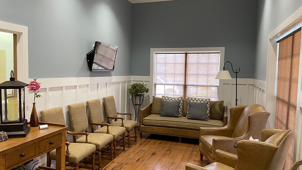 Comfortable furnishings in dental office waiting room